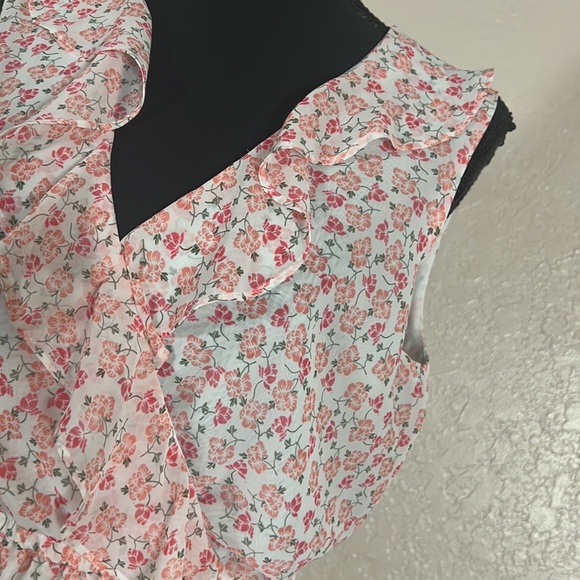 1749 NWT Max Studio Sleeveless Floral Blouse W/Tie Embellishment On Back. SzS - Picture 9 of 11